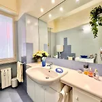 Hostdomus - Navy Apartman *