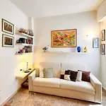 Hostdomus - Navy Apartman