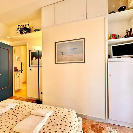 Hostdomus - Navy Apartment Finale Ligure