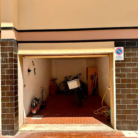 Hostdomus - Navy Apartment Finale Ligure