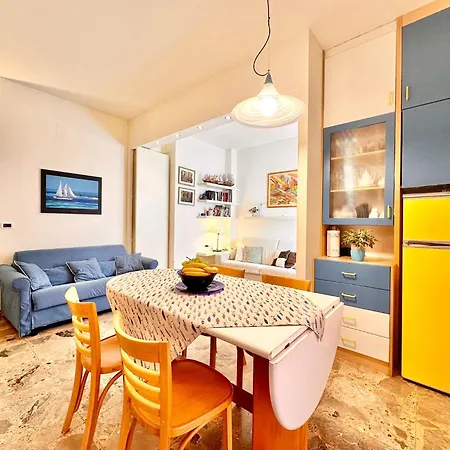 Hostdomus - Navy Apartman