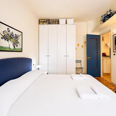 Hostdomus - Navy Apartment Finale Ligure