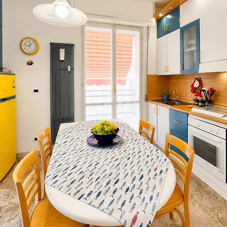 Apartment Hostdomus - Navy Finale Ligure
