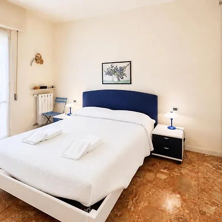 Apartment Hostdomus - Navy