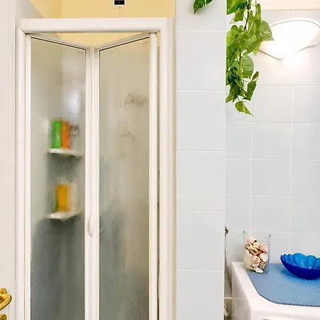Hostdomus - Navy Apartment