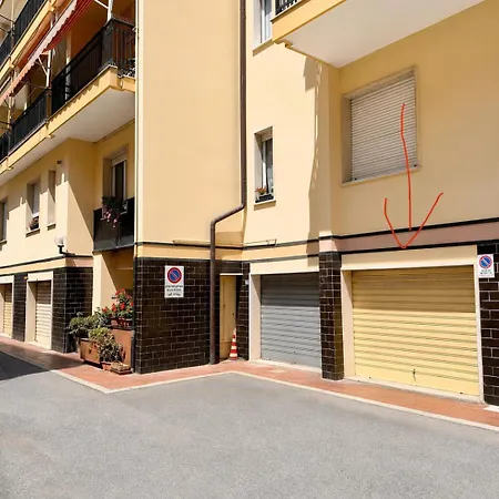 Hostdomus - Navy Apartment Finale Ligure