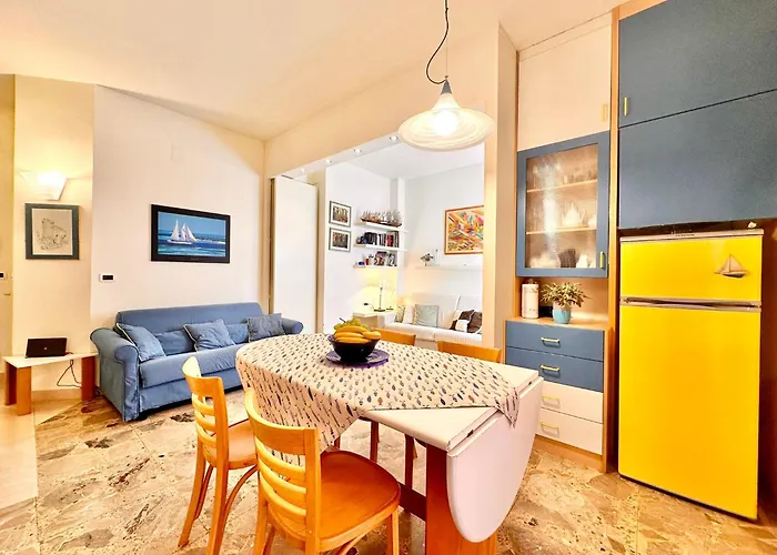 Hostdomus - Navy Apartament